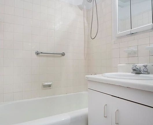 3rd image of 200 E 36th St APT 4A