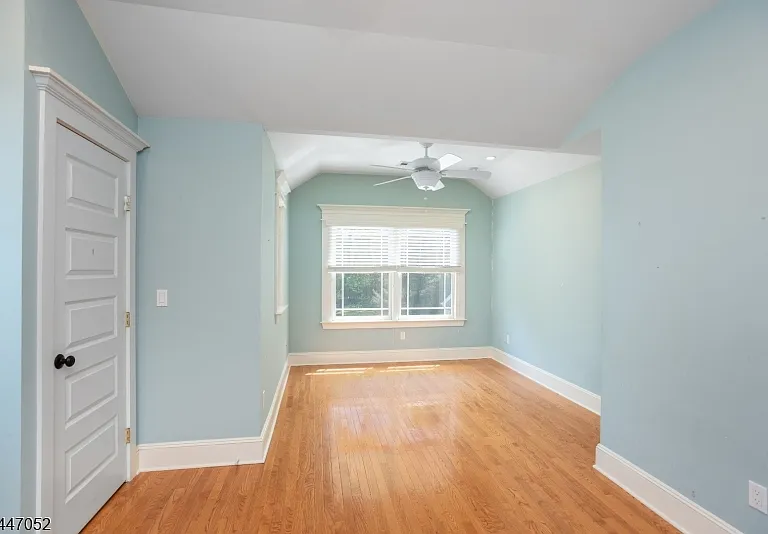 30 Gates Ave — Photo 10