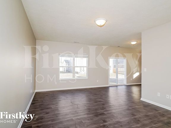 3rd image of 1356 Crabapple Rd