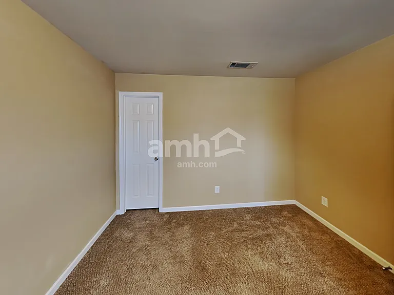 1012 Flaxton St — Photo 14