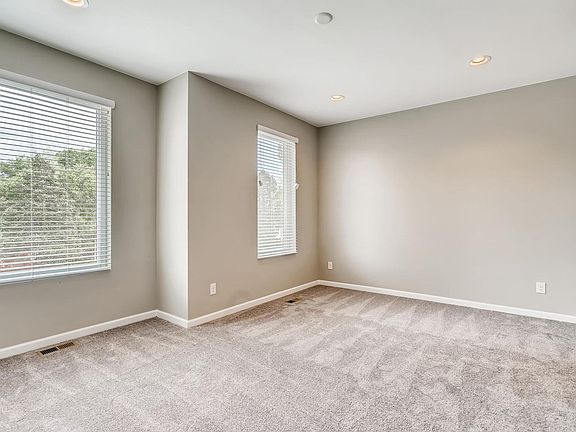 4th image of 1025 Julian St