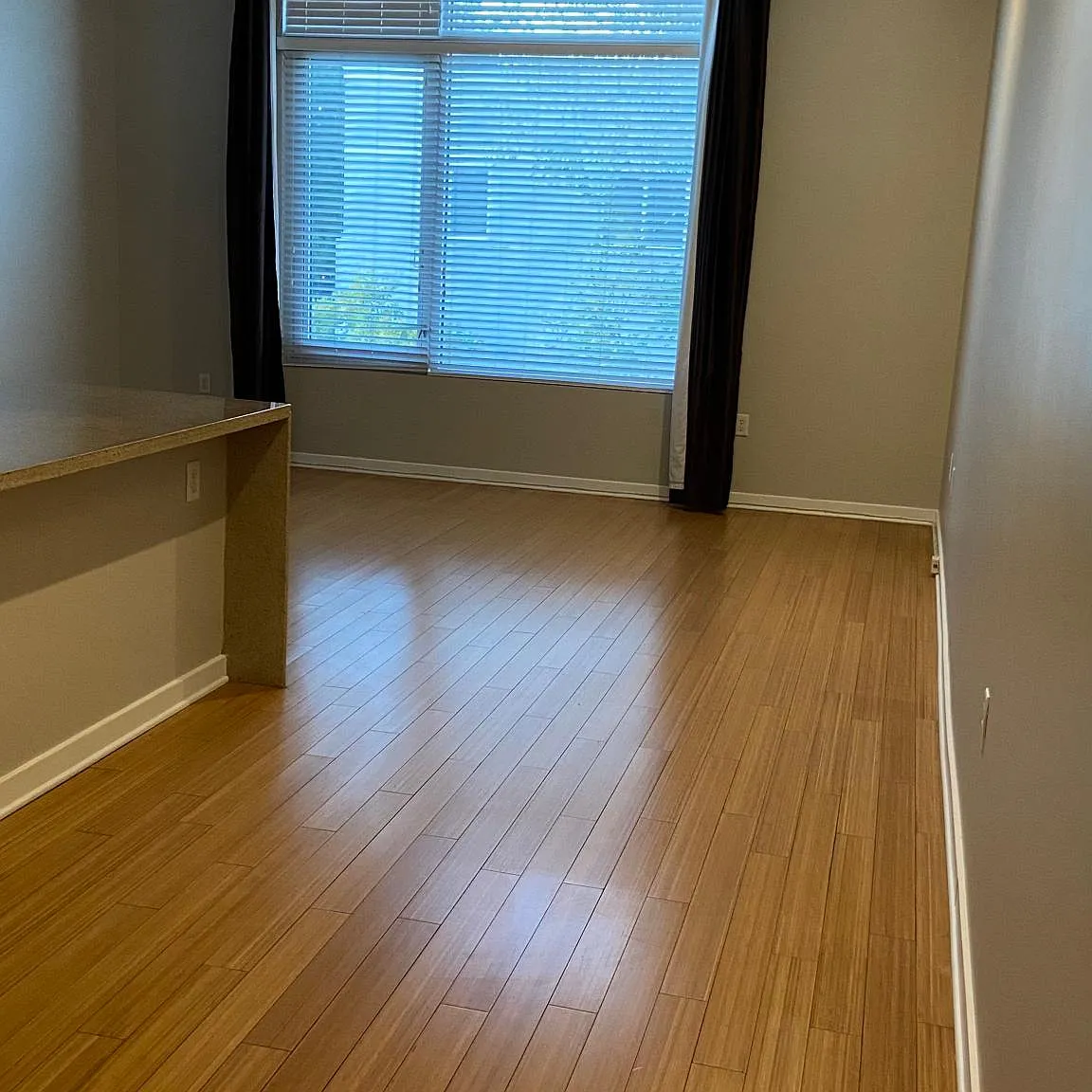 2263 Young Ave — Photo 3