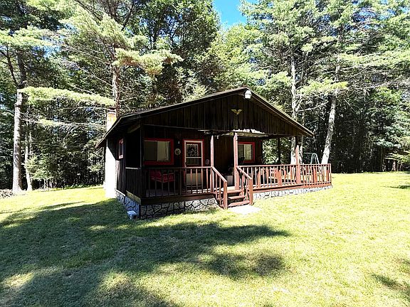 8th image of 450 Burr Ln