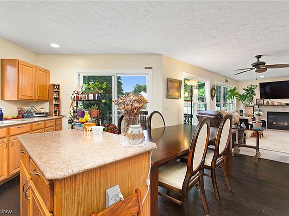 3rd image of 7062 Oak Tree Dr S
