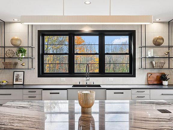 4th image of 448 Blackstrap Road