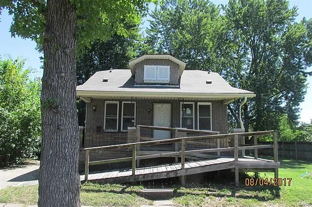 824 Lee St photo 1