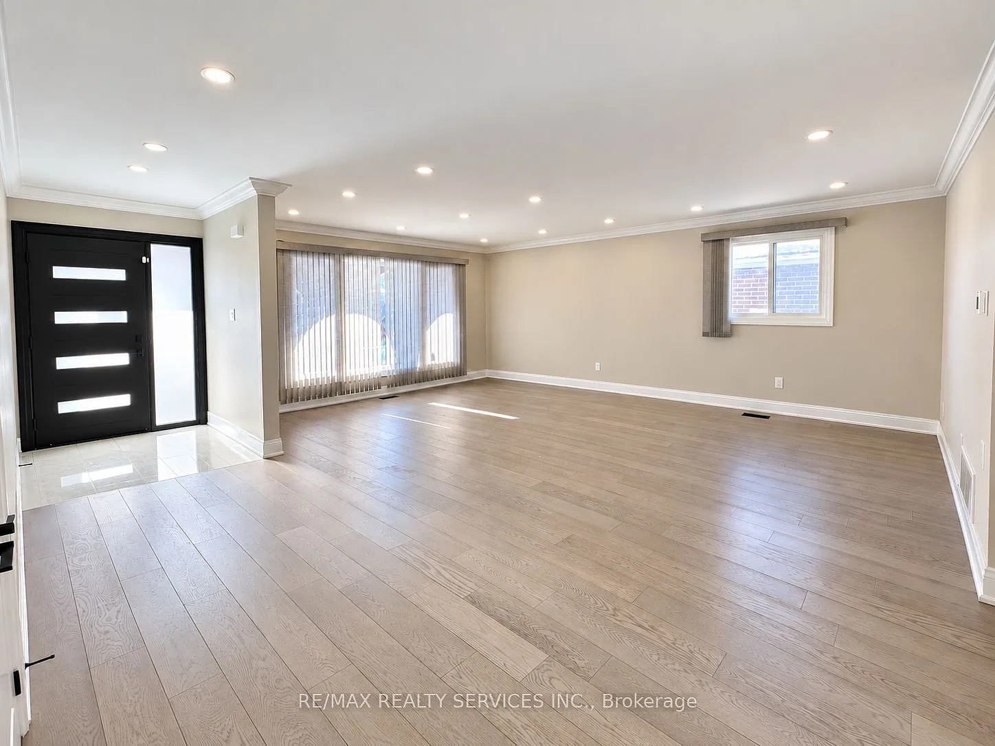 3 bed, $2,700 — Photo 3