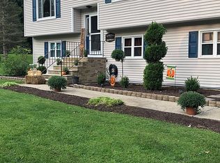 18 Vienna Hills Rd, Hackettstown, NJ 07840