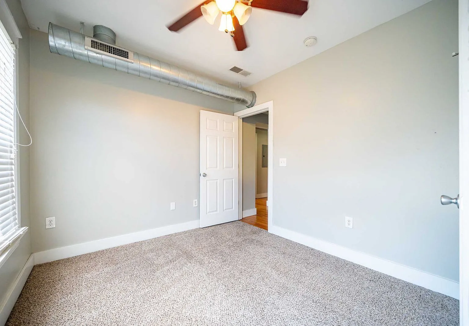 3 bed, 1.0 bath, $1,895 — Photo 4
