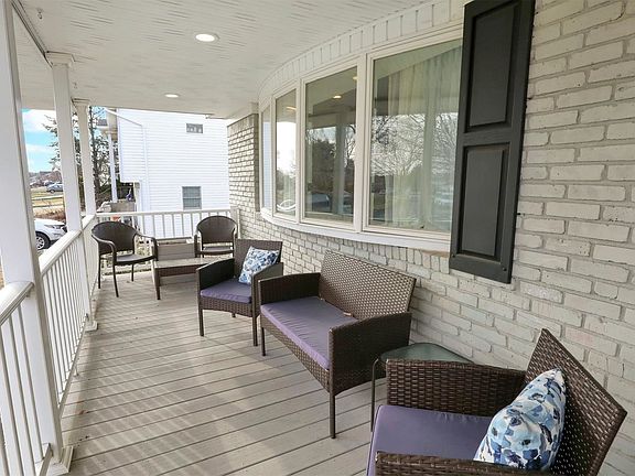 2nd image of 54 Marquette Dr