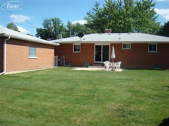 4th image of 810 Briarwood Ln
