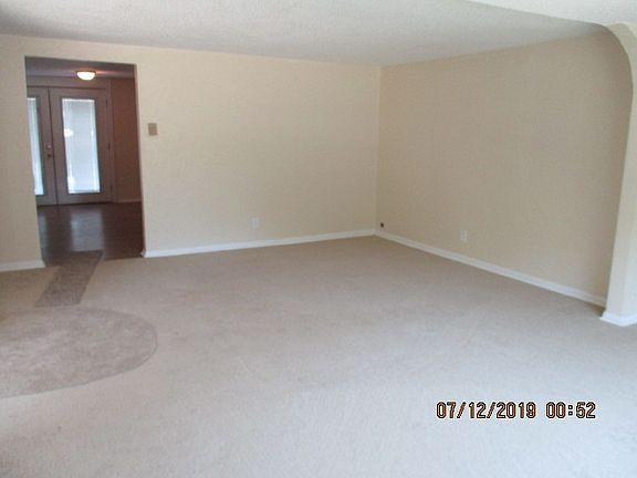 3rd image of 1104 Columbia Ave