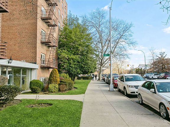 3rd image of 144-75 Melbourne Ave Floor 1
