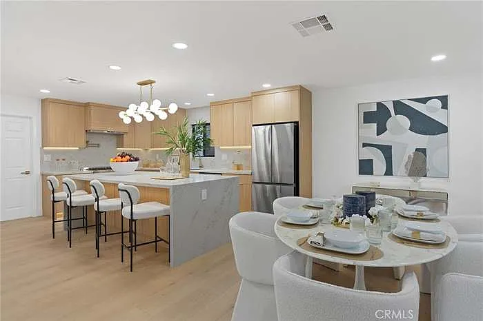 6051 Santa Barbara Ave — Photo 4