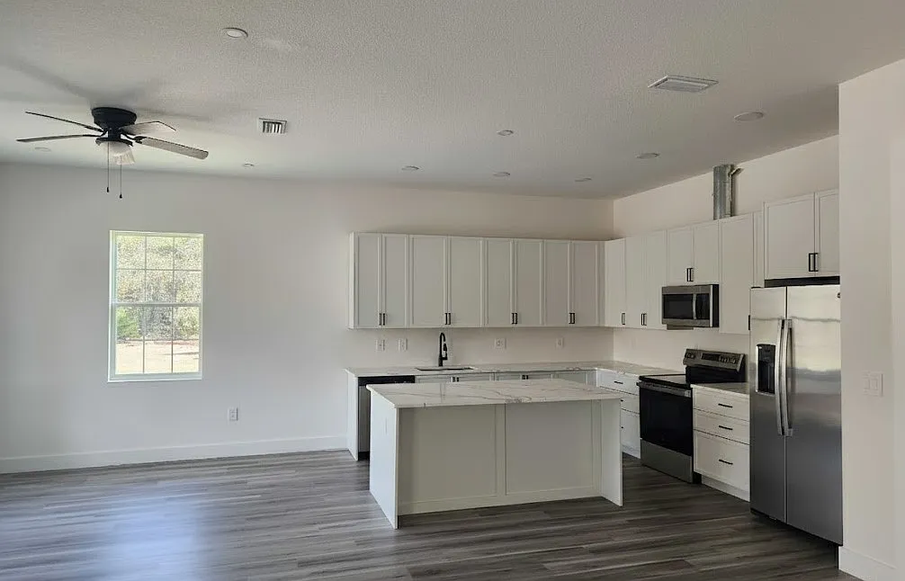 3 bed, 2.5 bath, 2036 sqft, $2,500 — Photo 4