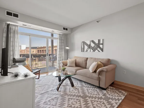 2600 University Ave SE APT 213, Minneapolis, MN 55414