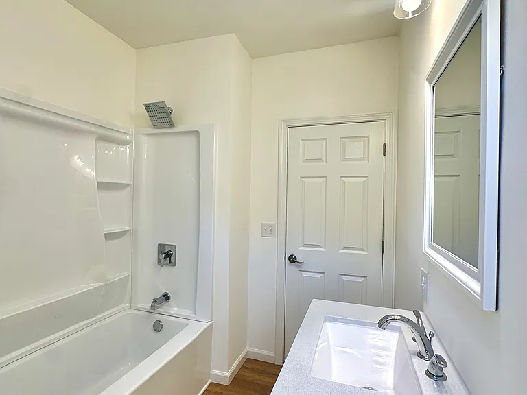 216 Minerva St #2 — Photo 7