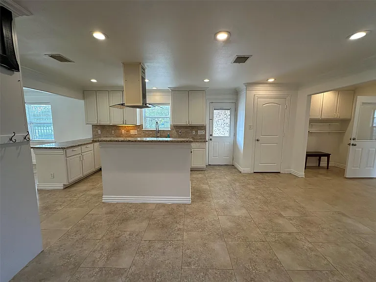 8522 Westview Dr — Photo 6