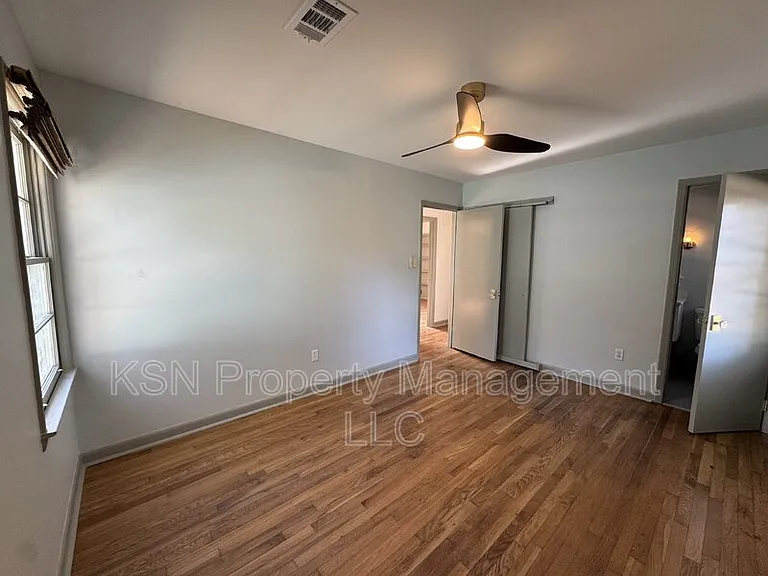 1436 E 42nd St — Photo 10