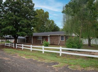 507 McPherson Ave, Wister, OK 74966
