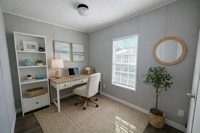 3 bed, 2.0 bath, 1040 sqft, $2,050 — Photo 4