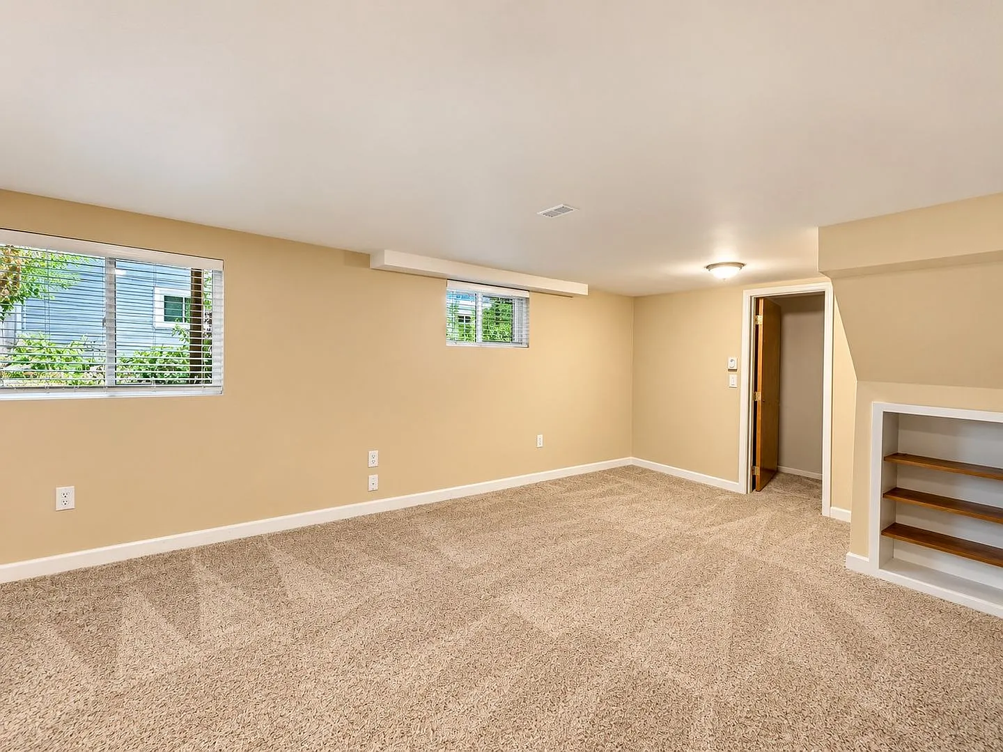 3Bd/1.75Ba Seattle Home — Photo 4