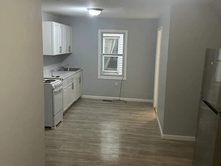 603 Grove St — Photo 1