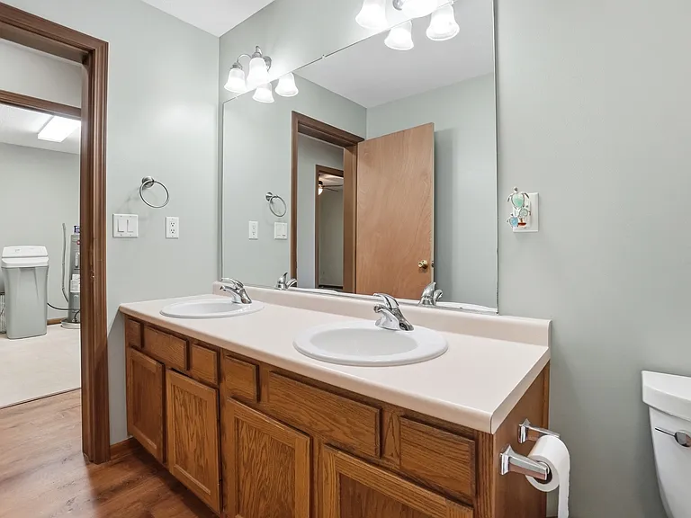 245 Fitchland Dr — Photo 22