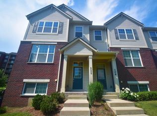 105 Concord Ct, Morton Grove, IL 60053