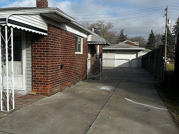 2nd image of 21726 Eastwood Ct