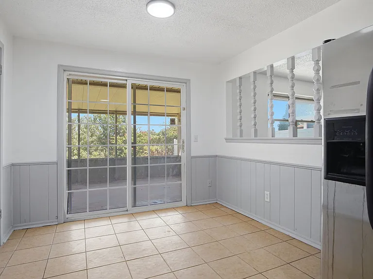 5404 S Huddleston Dr — Photo 4