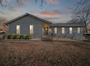 5401 Switzer Rd, Shawnee, KS 66203