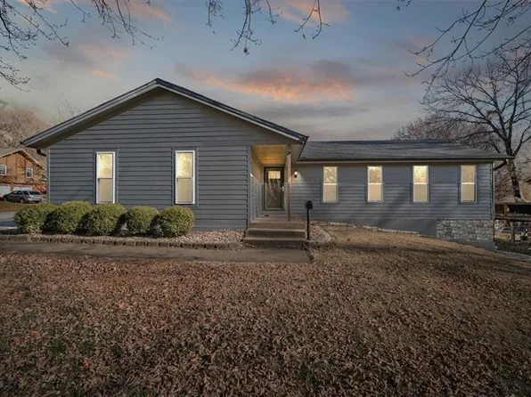 5401 Switzer Rd, Shawnee, KS 66203