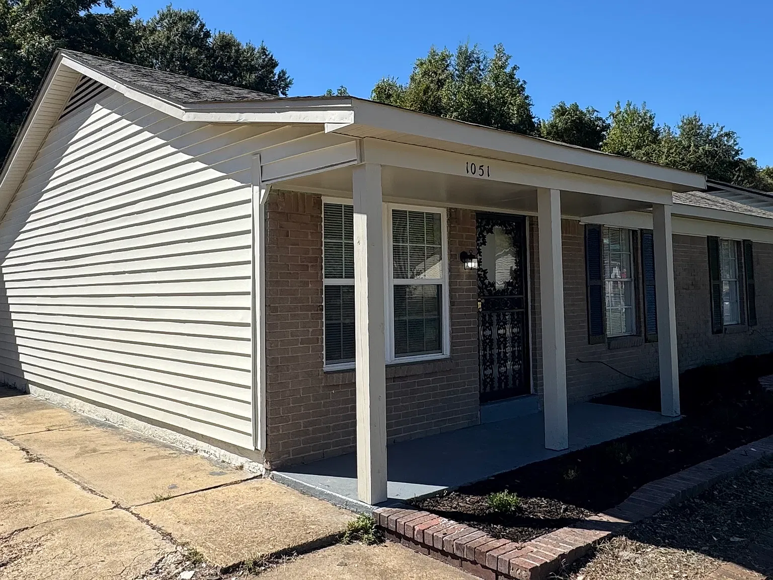 4 Bedroom | 1.5 Bathroom Home — Photo 3