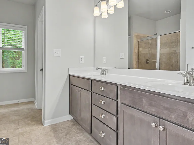 270 Southridge — Photo 30