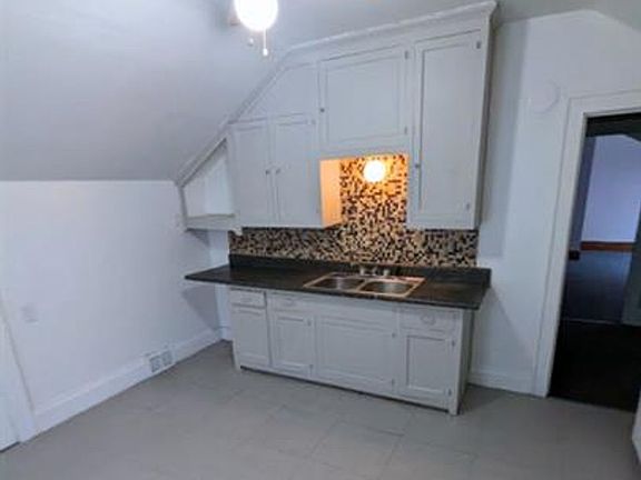 5th image of 3251 N 28th St #3251A