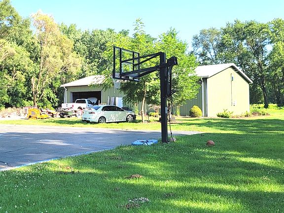 4th image of 1310 New Lenox Rd