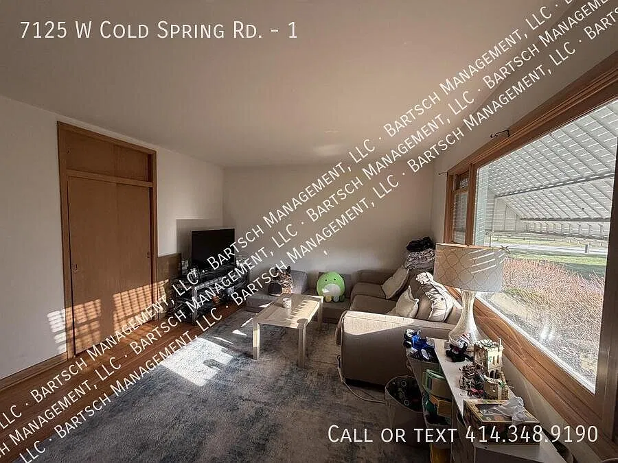 Studio, $895 — Photo 2