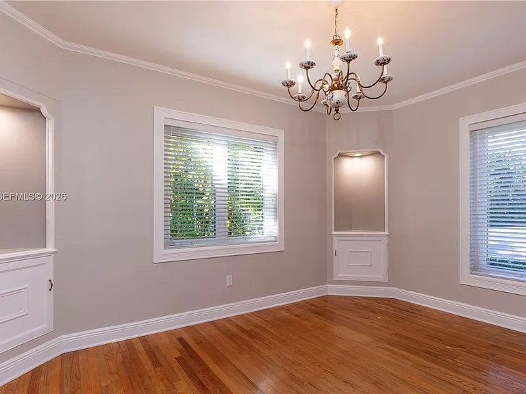 1350 Mendavia Ave — Photo 10
