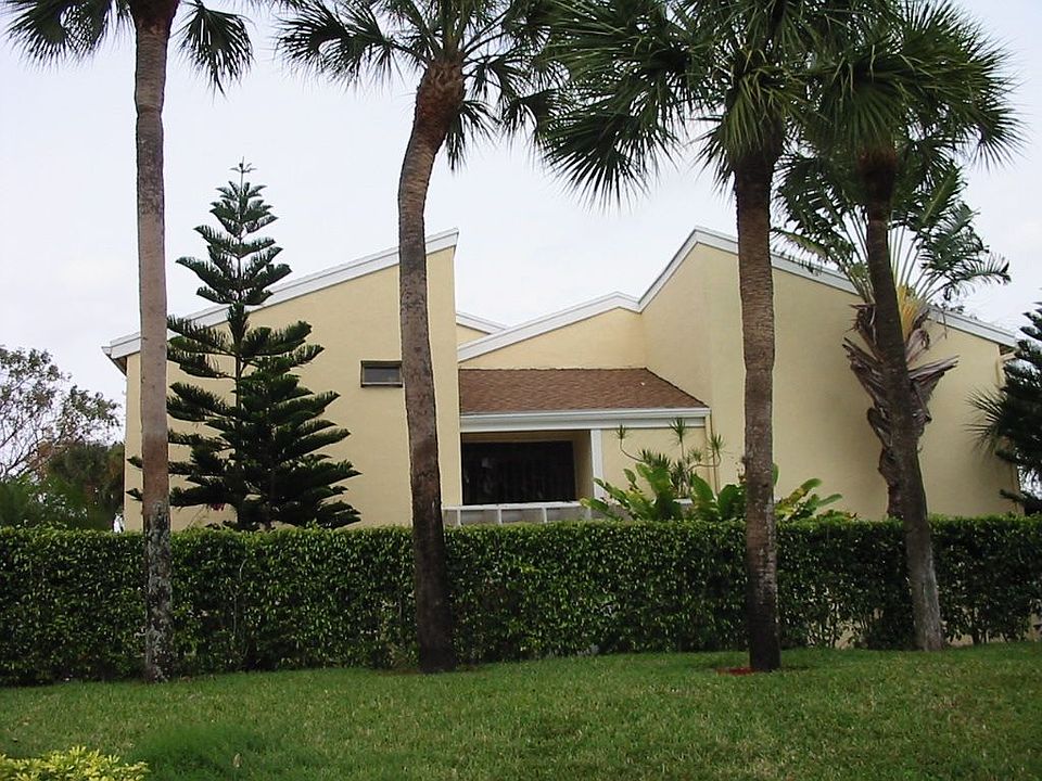 Spacious-Prestigious Jacaranda