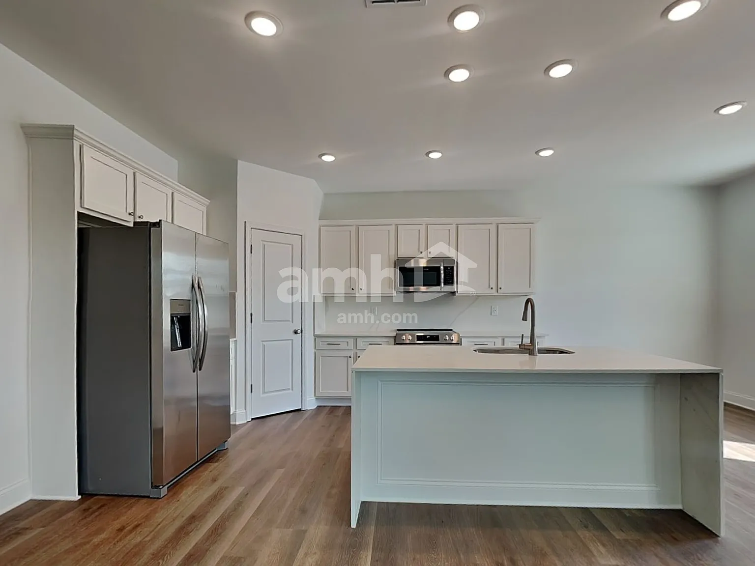 5 bed, 3.5 bath, 2969 sqft, $3,015 — Photo 4