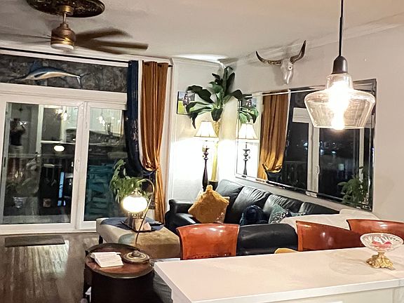 5th image of 226 W Houston St APT 212