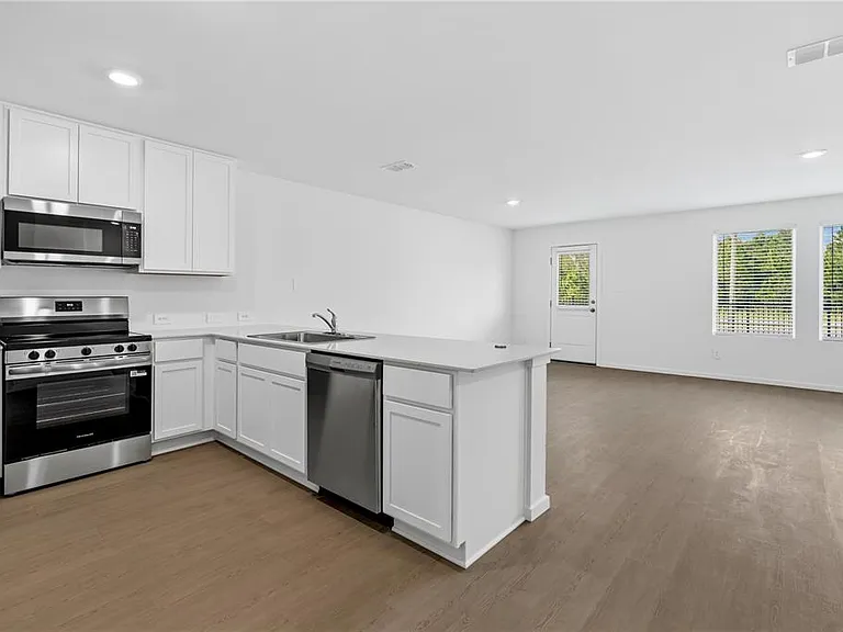 1225 Orion St — Photo 2