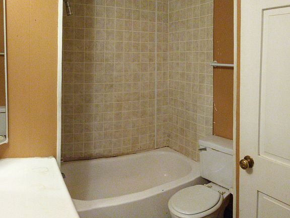 Bathroom tub and toilet