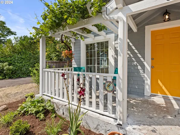 6925 SE Lamphier St, Milwaukie, OR 97222