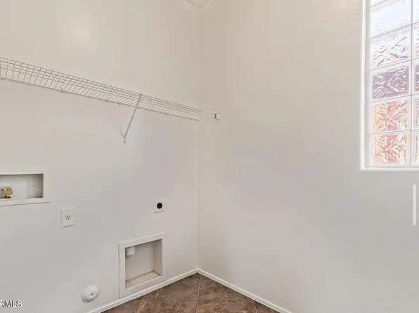 1928 N 77th Gln, Phoenix, AZ 85035