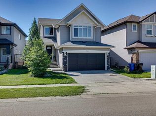 768 N New Brighton Dr SE, Calgary, AB T2Z 0Z8