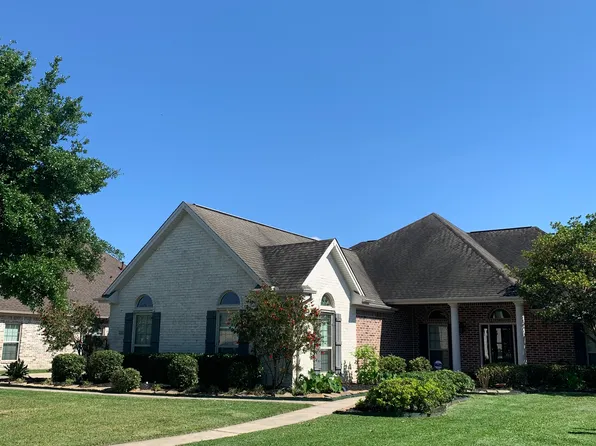 8055 Village Dr, Beaumont, TX 77713