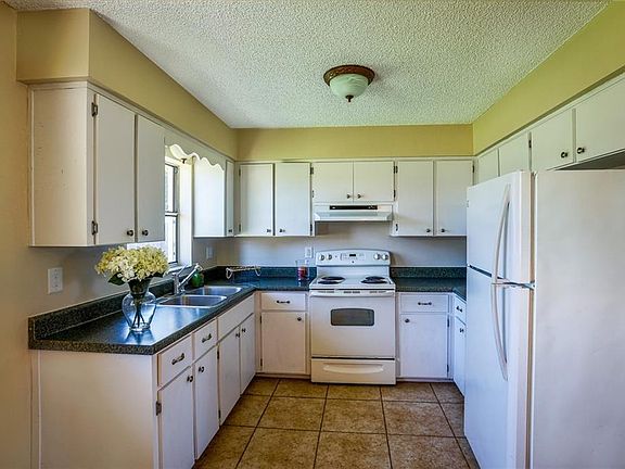 5th image of 13328 Grand Terrace Dr