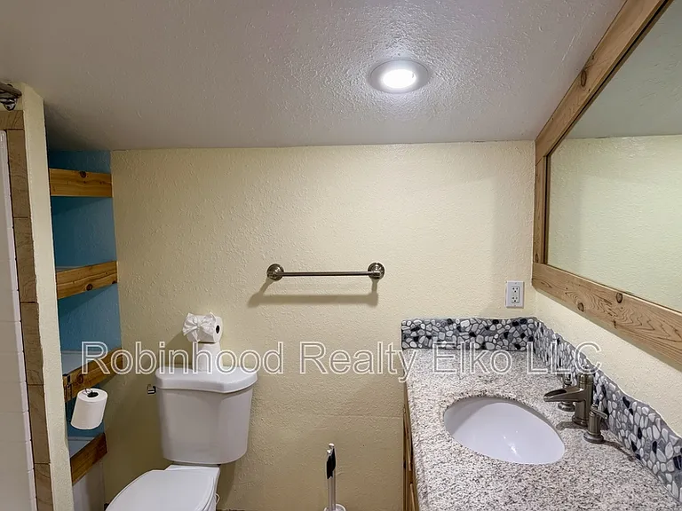 187 B St — Photo 25
